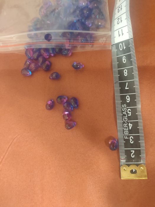 Koraliki szklane granatowe kropla