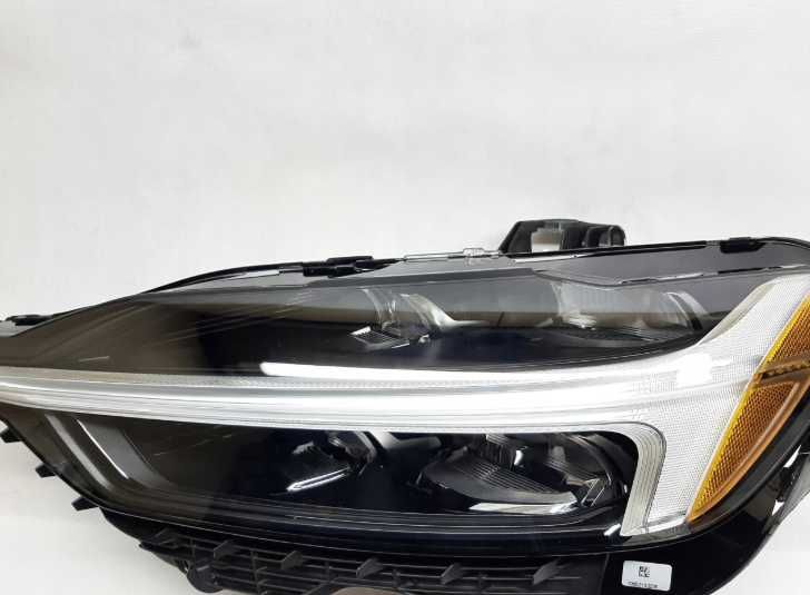 VOLVO XC60 II Фара Фари передні ліва права FULL LED MID LED USA EU Рестайл Дорестайл