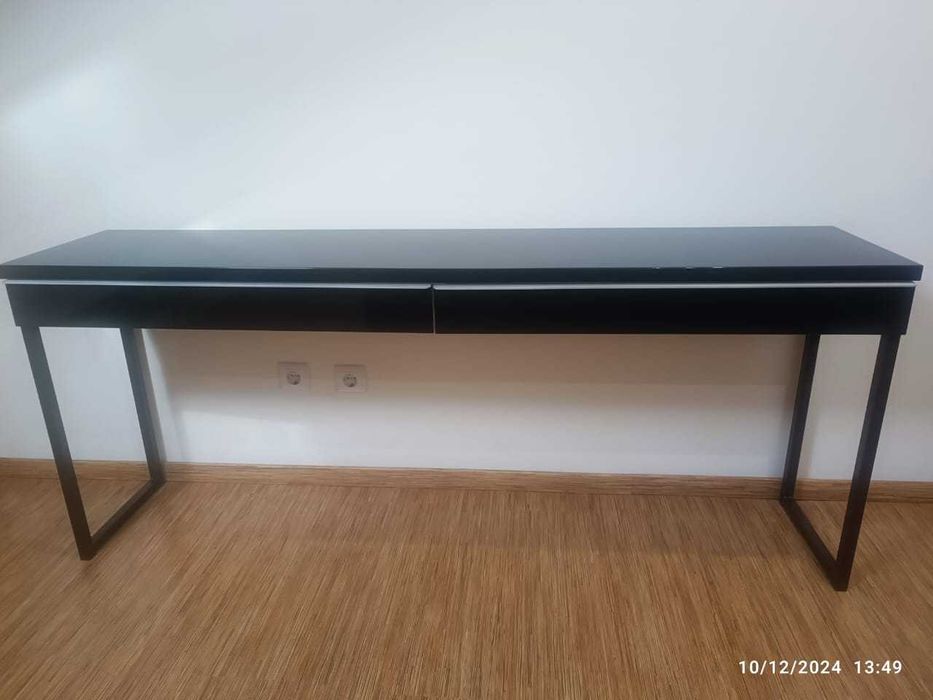 Aparador, consola, em lacado preto