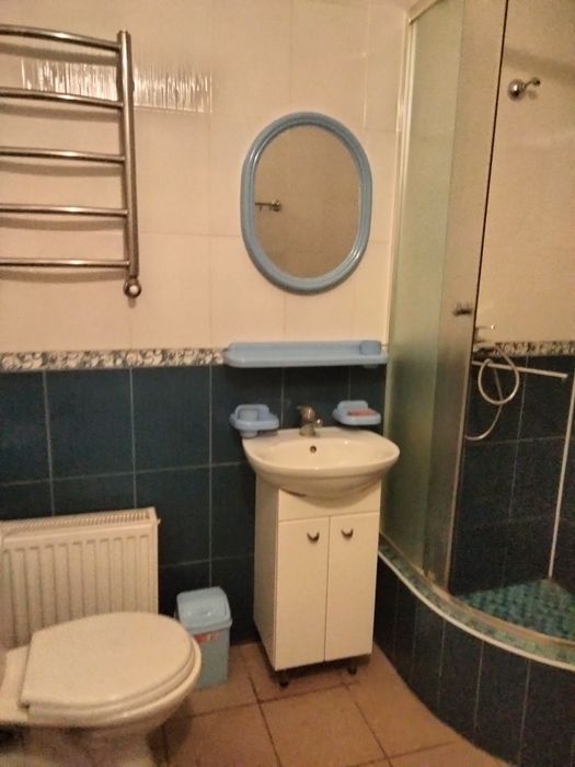 Продам красиву 1 кім.кв. на землі з ремонтом вул. Богородична