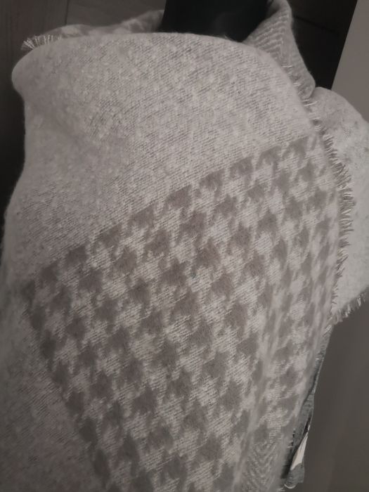 Szal szalik nowy House