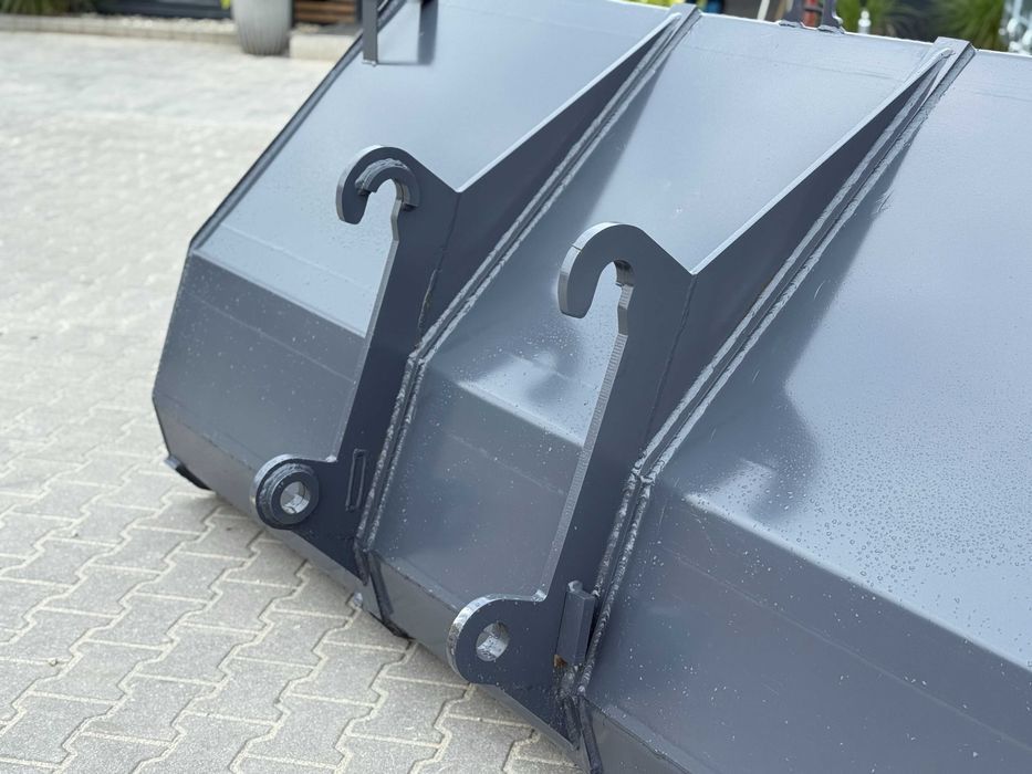 Łycha do ładowarki 2,2–2,4 m / pojemność 1,2–2,2 m³