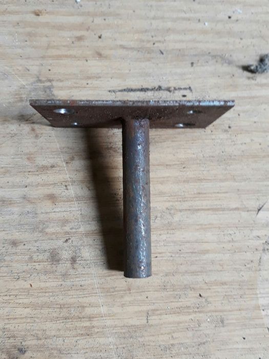 Металлическая ножка