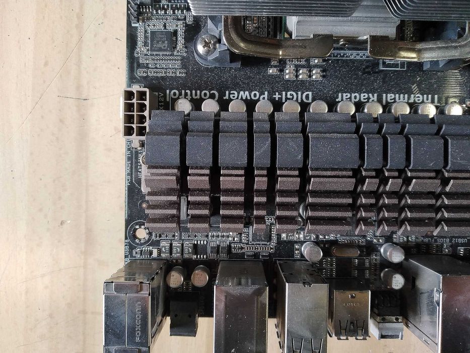 Asus Sabertooth FX990/ Procesor AMD FX-8350 8x 4.0 GHz /Ram 16GB/ Chłodzenie