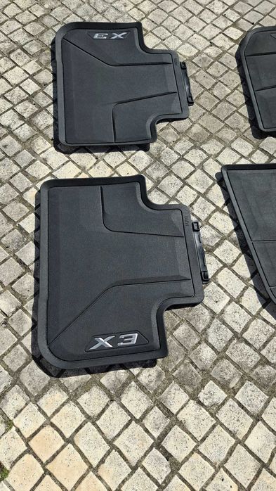 Vendo conjunto Tapetes BMW específico - frontal, traseiro e bagageira