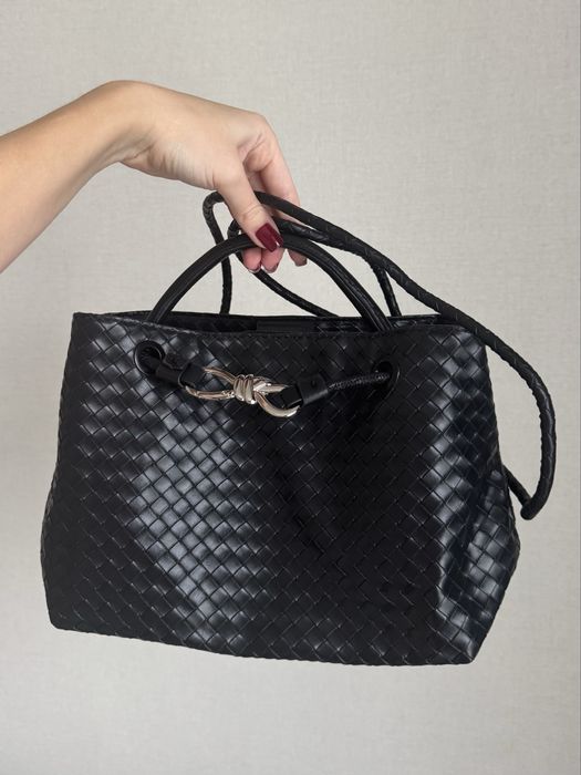 Сумка плетена чорна тренд бренд