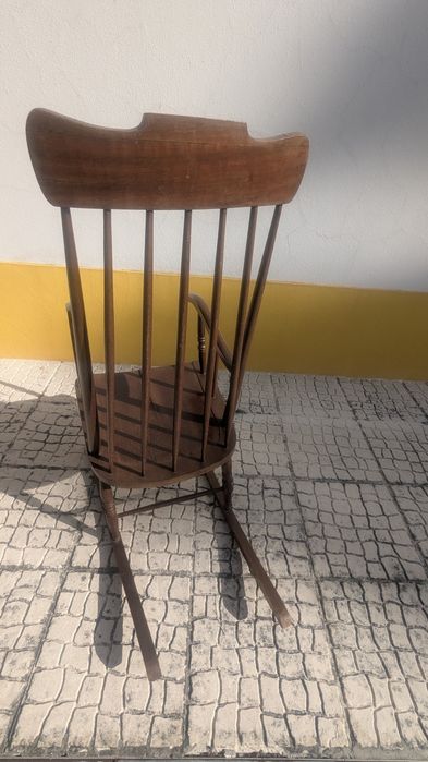Cadeira baloiço antiga