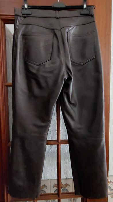 Calças de senhora em pele genuína