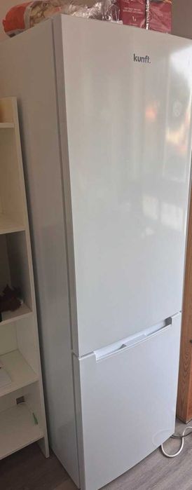 Frigorífico combinado Kunft – bom estado
