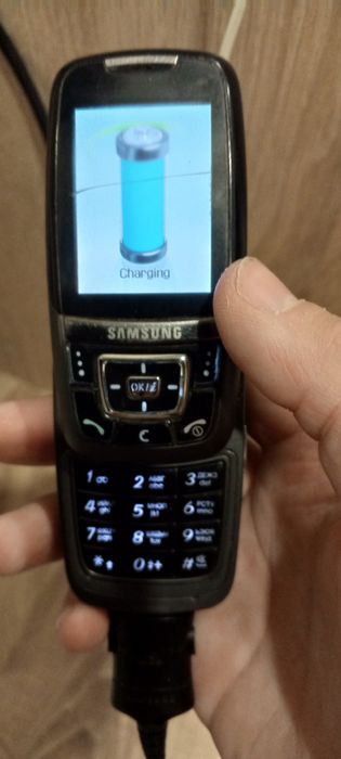 Телефон кнопочный Samsung sgh-d600