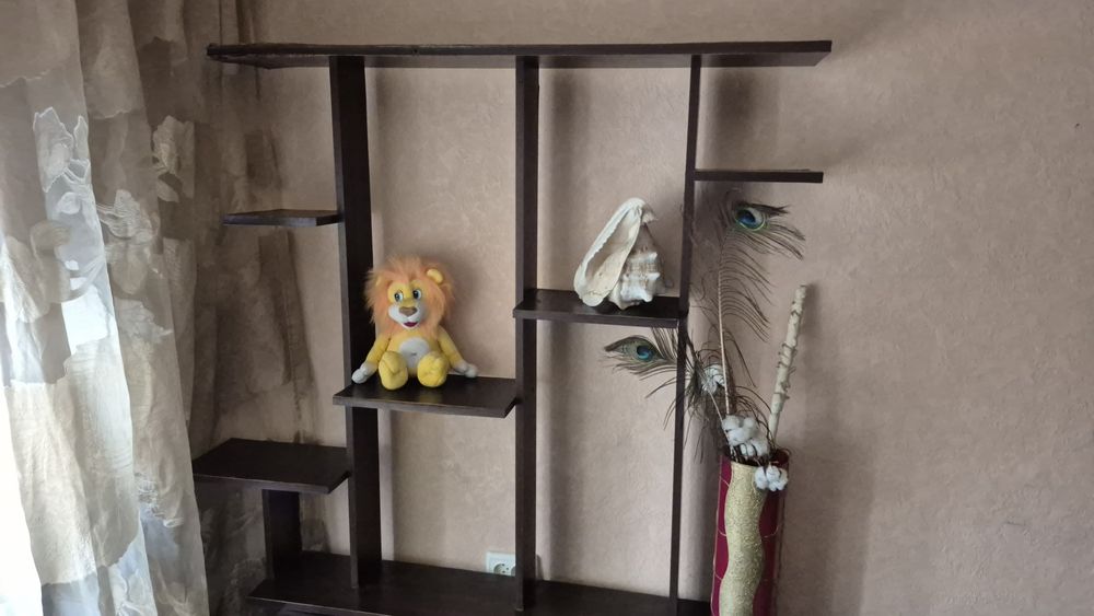 Настінна полиця для квітів