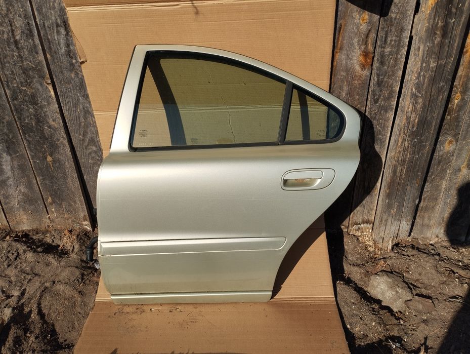 Sprzedam dziw lewy przód i lewy tył błotnik tylnom klape do Volvo S60