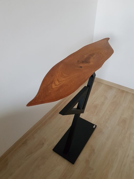 Konsola loft z drewna i stali