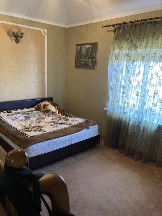 Продаж нового будинку в центрі смт Макарів