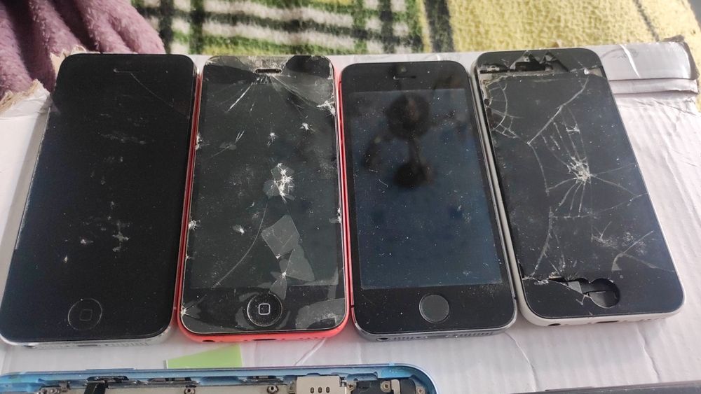 Лот Iphone 54 одиниці. Модулів 36 одиниць.