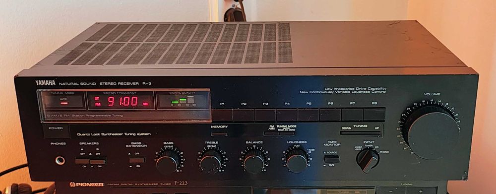 Amplituner Yamaha R-3