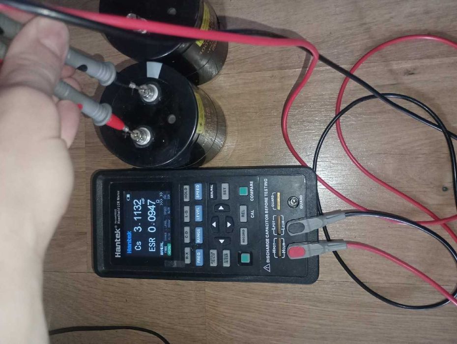 Kondensatory 3300uF 400V