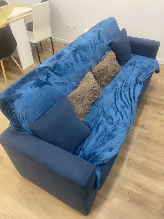 Sofa azul com arrumação 12 meses de uso