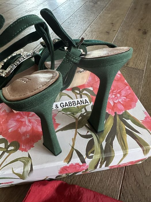 Ekskluzywne szpilki Dolce & Gabbana – elegancja w najlepszym wydaniu!