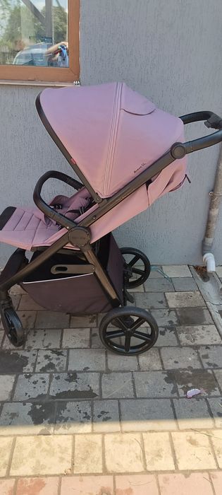 Прогулянкова коляска carrello SL