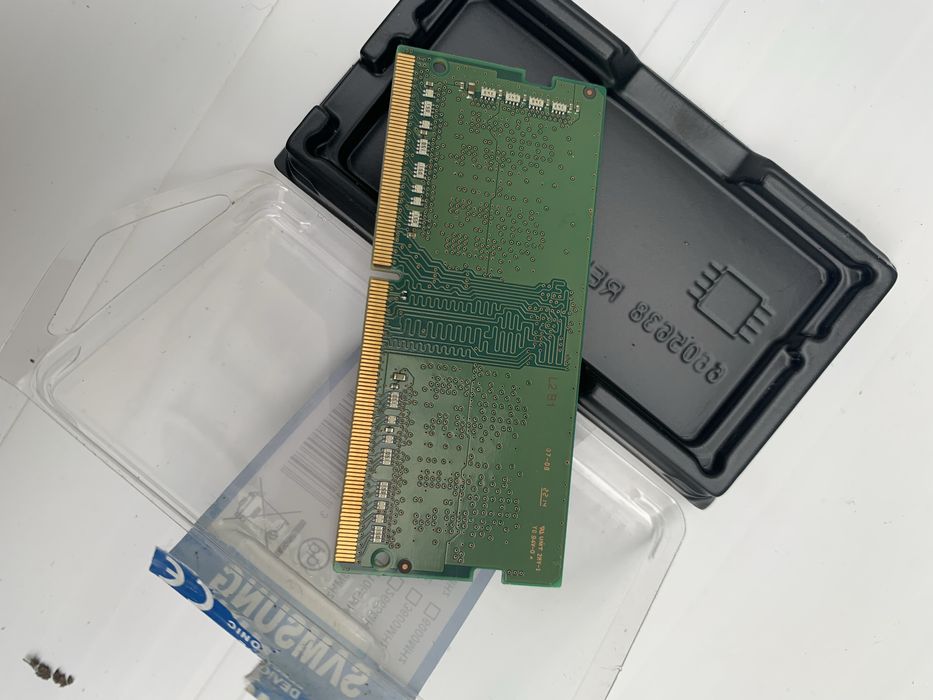 оператива ddr4 на 4гб была снята снового ноутбука