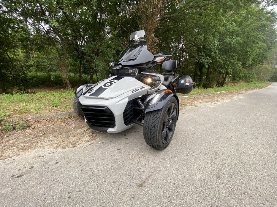 Can am spyder F3 S  com malas e encosto do passageiro