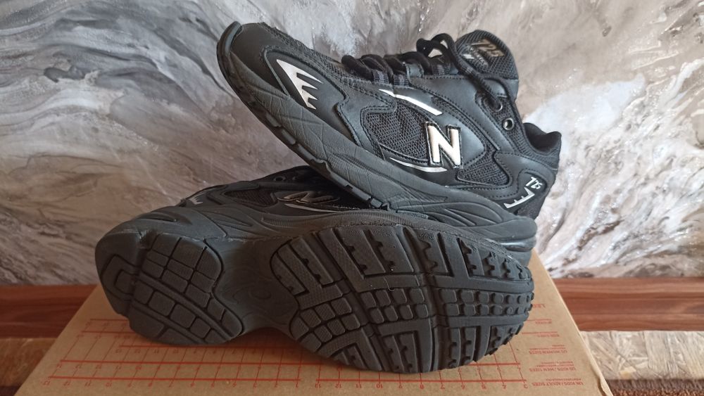 Продам кросовкі дитячі