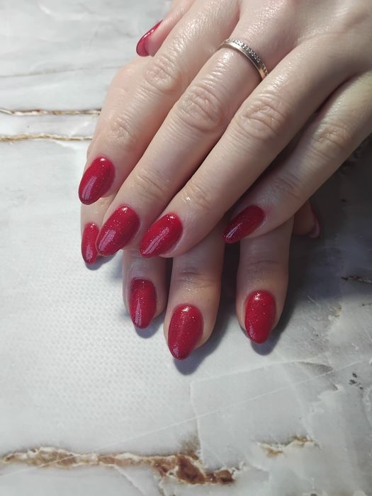 Педикюр та манікюр, покриття гель лаком, нарощування вій