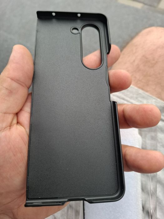 Протиударний чохол для Samsung Galaxy Z Fold 5. Аксесуар виготовлено брендом Doeshine.