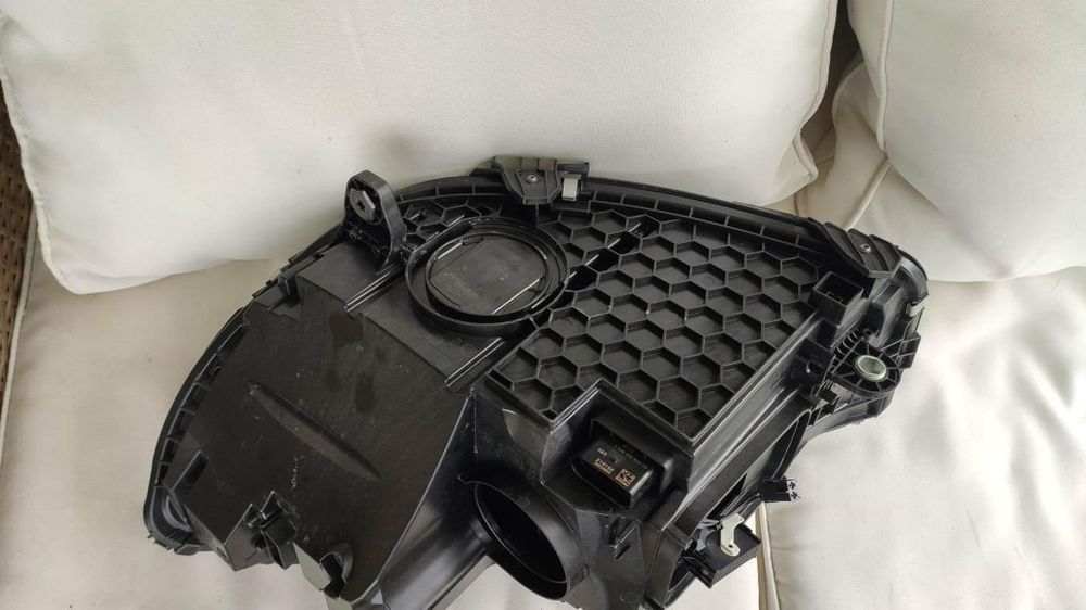 farol direito full Led performance Mercedes w206