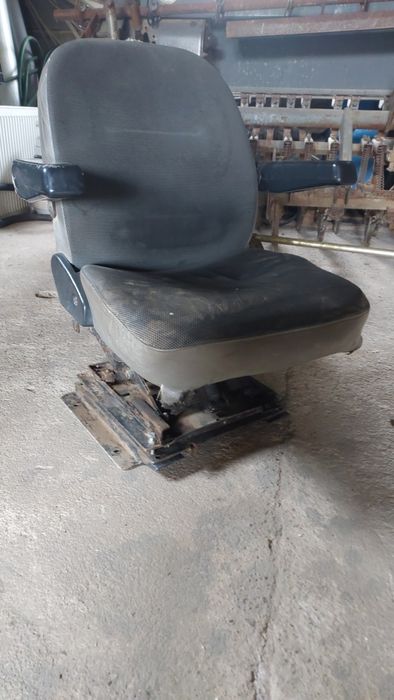 Fotel MTZ Belarus -Obrotowe