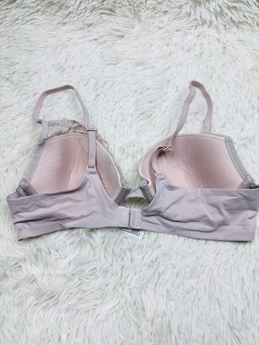 Biustonosz usztywniany 75B bladoróżowy