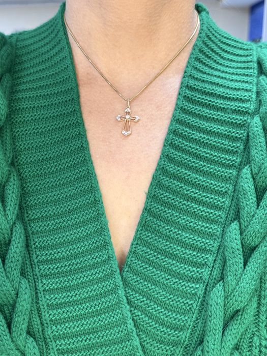 Золотой крестик с бриллиантами