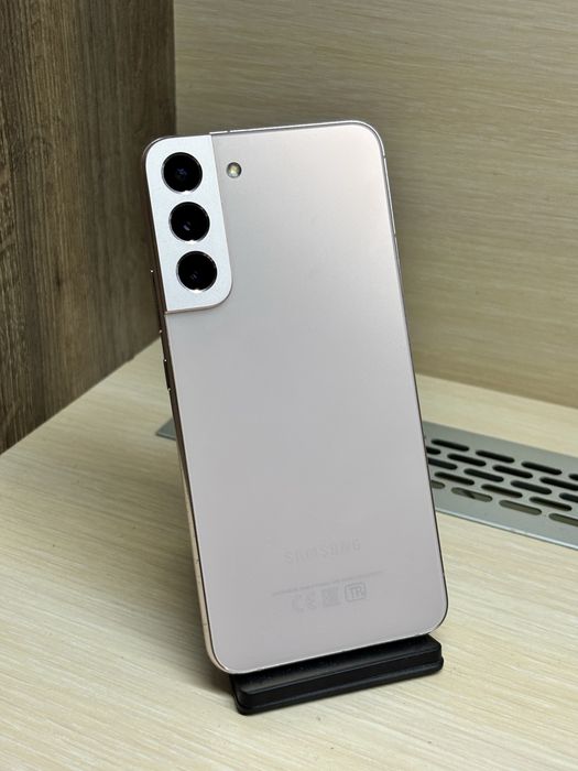 Samsung Galaxy S22+ (8/128GB)