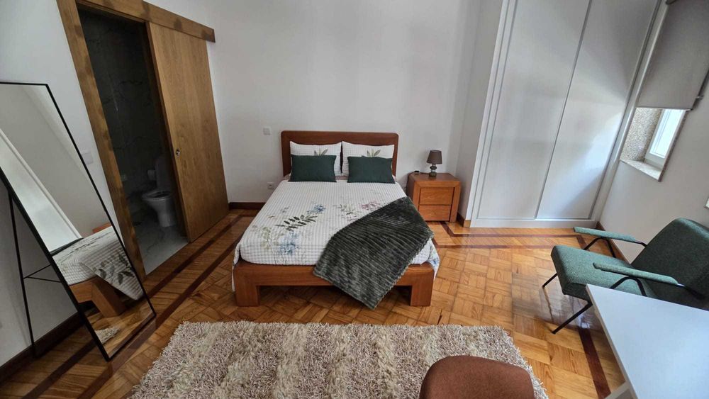 Arrendo quarto/suítes estudantes Porto