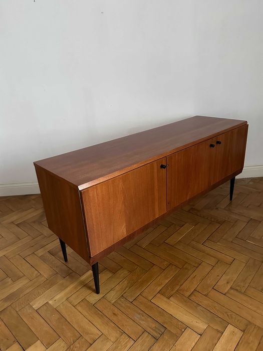 Komoda vintage PO RENOWACJI, lata 70-te, Super minimalistyczny design. PRL style.