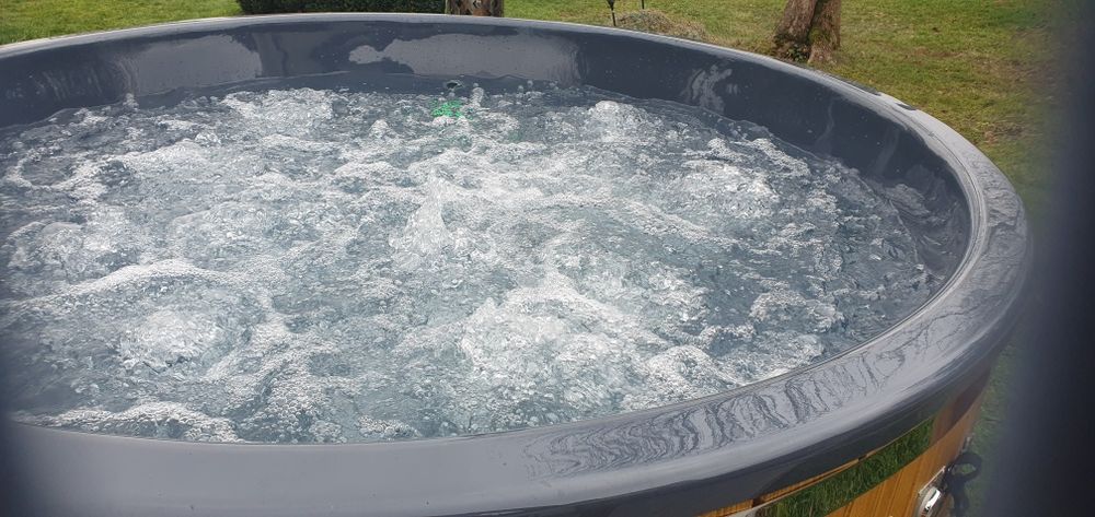 Wynajem mobilnej balii z jacuzzi