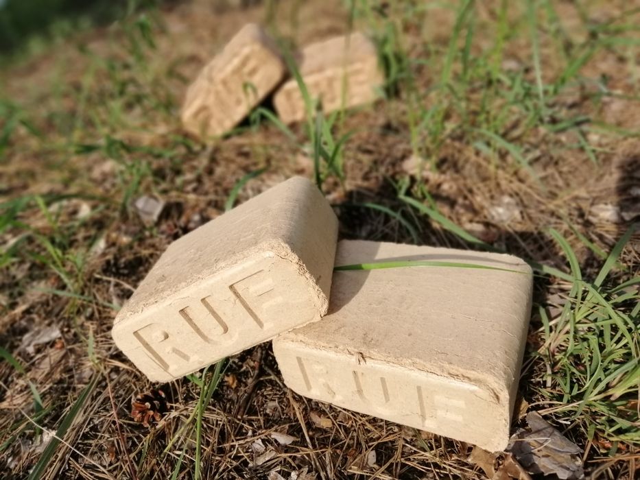 Брикет РУФ дубовый светлый. Доставка по Киеву и области