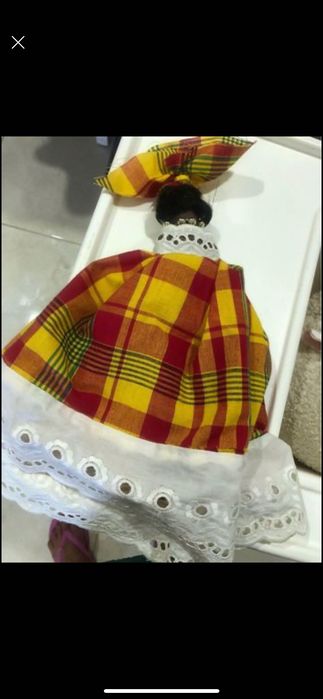 Boneca com traje africano
