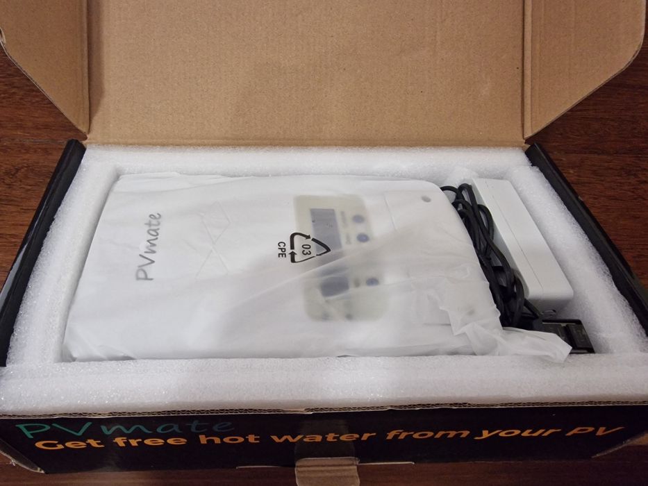 Controlador solar de paineis fotovoltaicos.  Novo