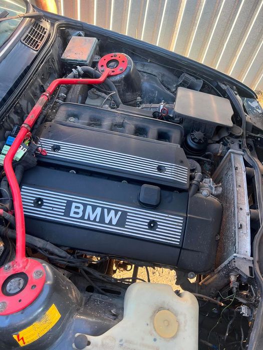 Продам автомобіль BMW E30,