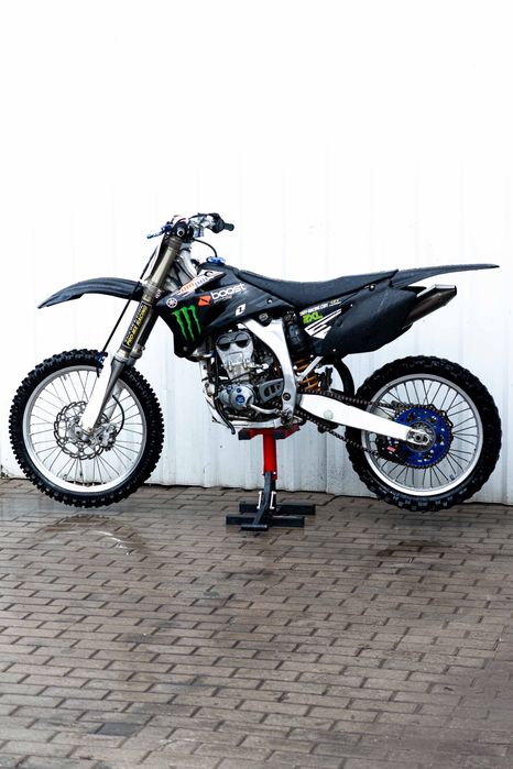 YAMAHA YZF 250 PRO CIRCUIT ATÉ 42€/MÊS