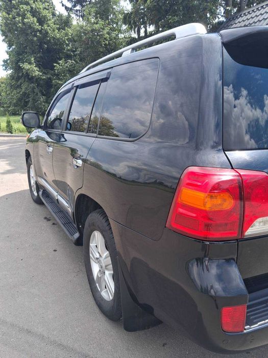 Toyota Land Cruiser комплектації Brownstone