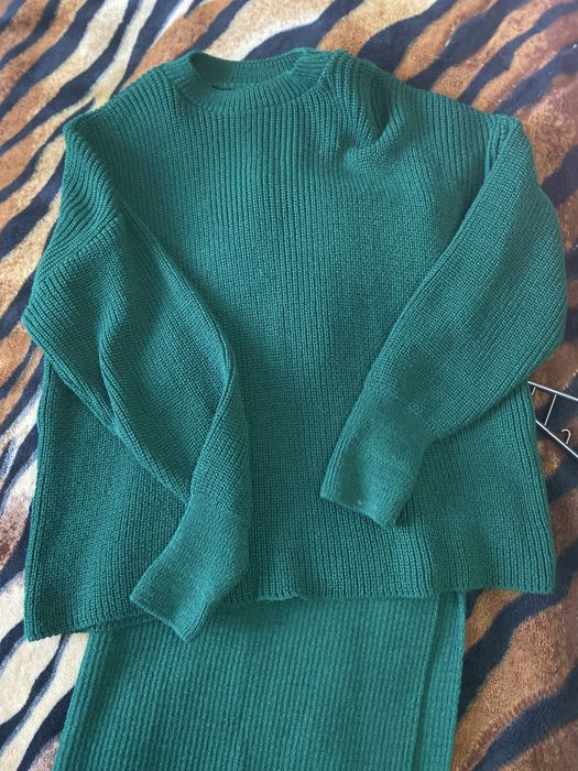 Вʼязаний.   костюм