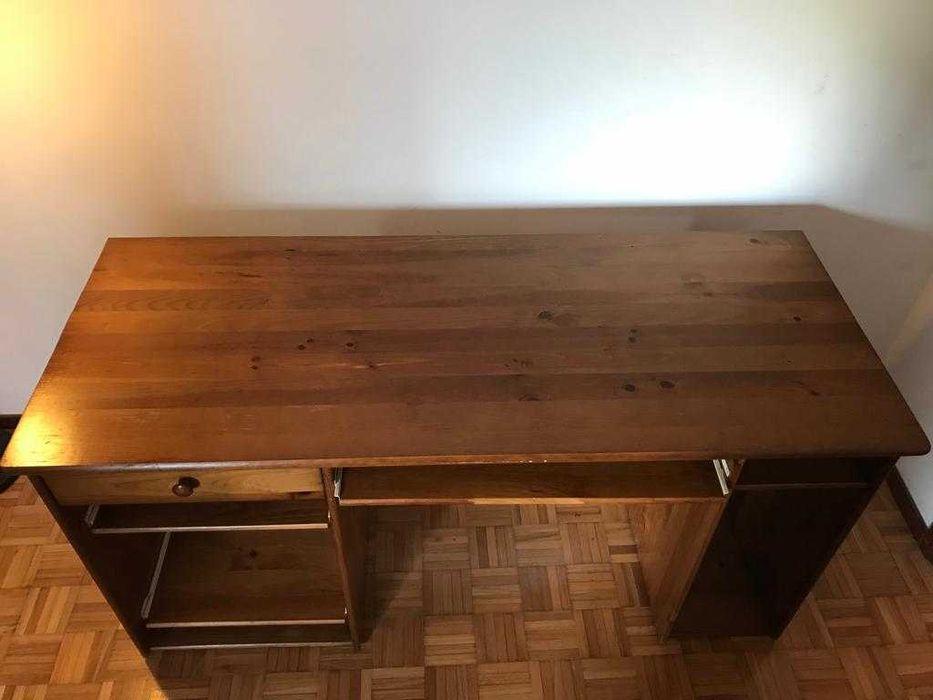 Secretária castanha