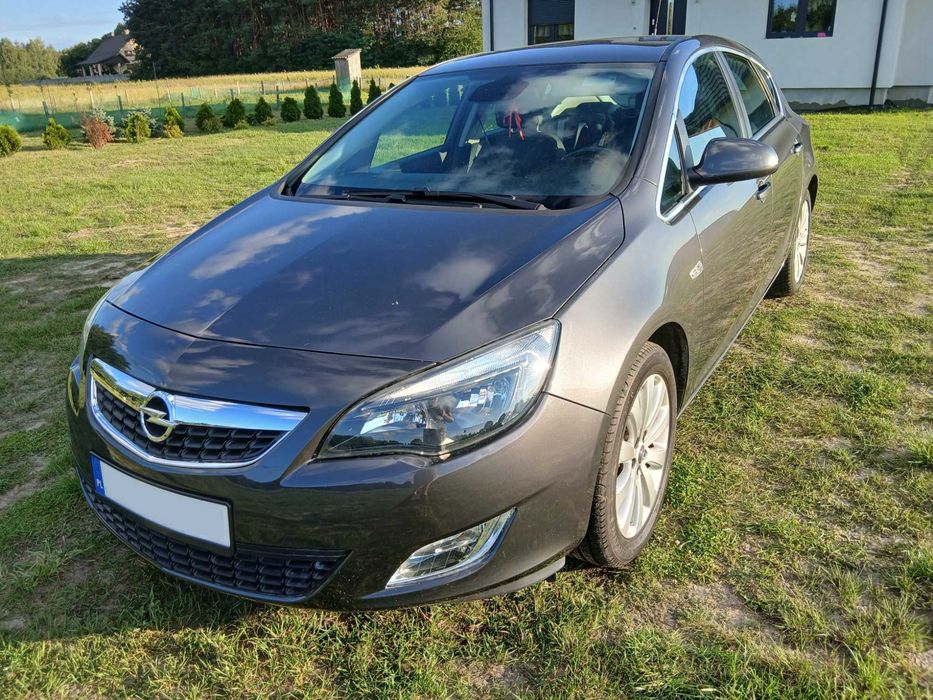 Opel Astra J 1.4 16V Bardzo ładna. Wersja Cosmo, Półskóry.
