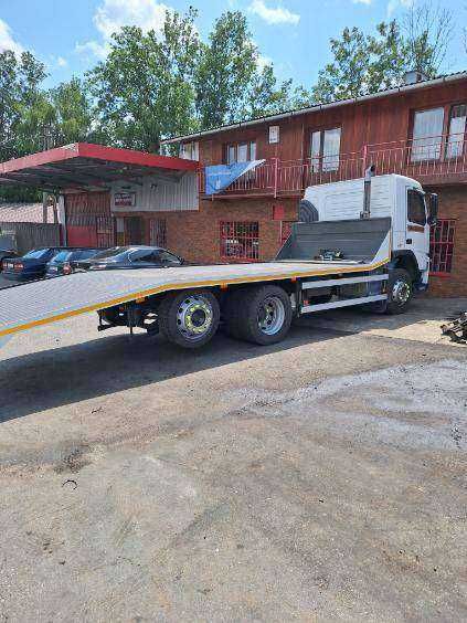 Laweta Volvo FM 330 rok 2010