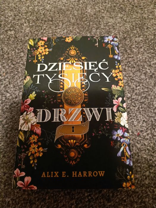 Dziesięć tysięcy drzwi - Alix E. Harrow