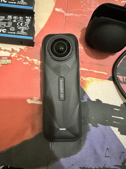 Insta 360 X5 8K Essential Bundle