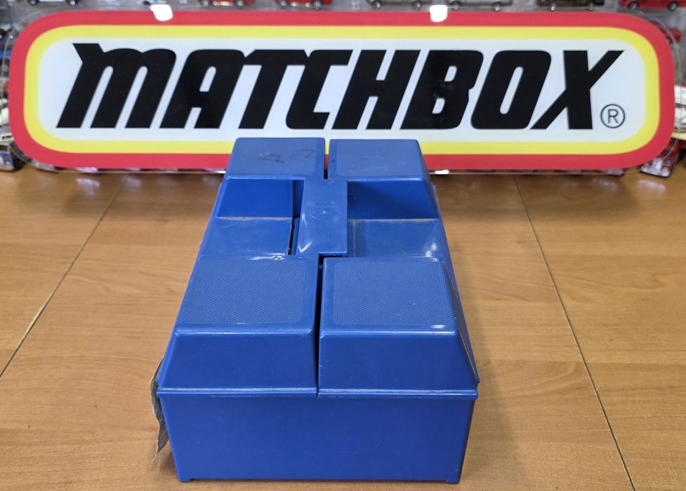 Matchbox walizka na 24 modele 1981r